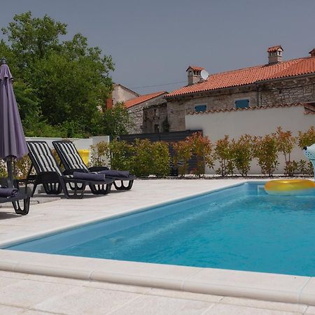 Holiday Home Volta Rakalj Esterno foto