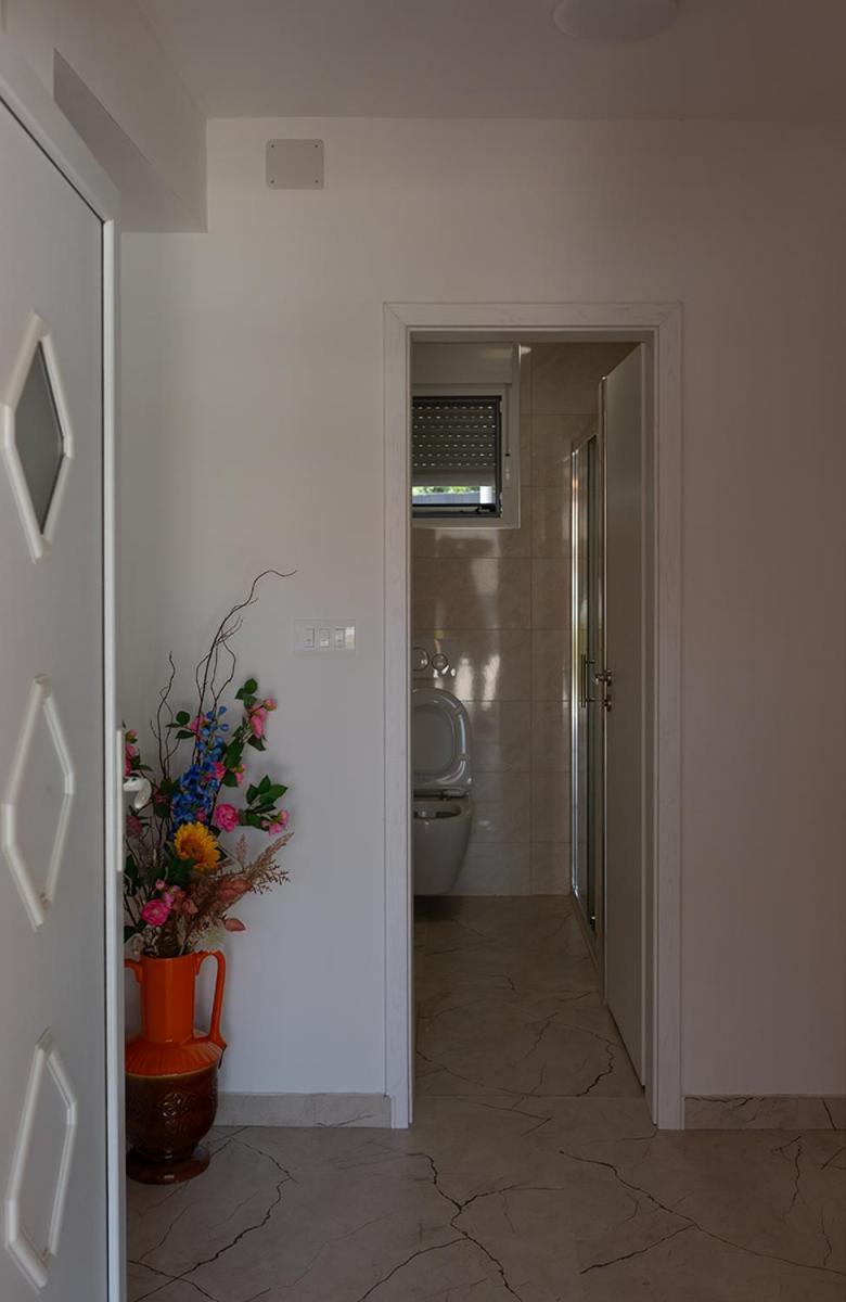 Holiday Home Volta Rakalj Esterno foto